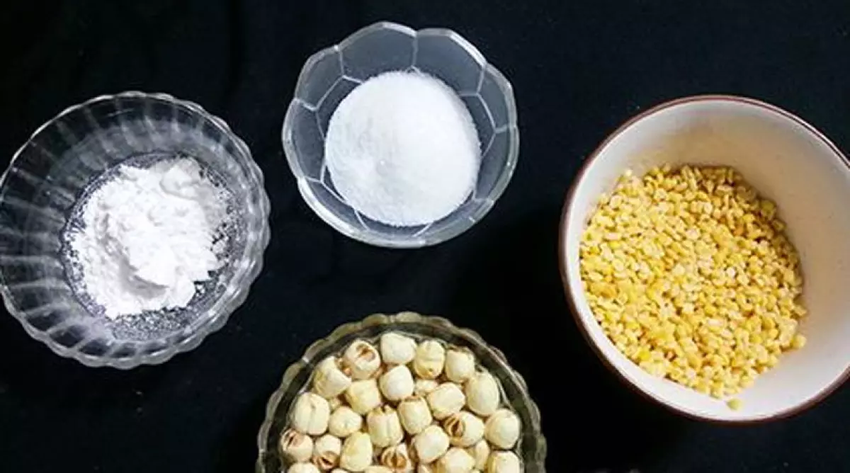Cách nấu chè đỗ xanh hạt sen: Nguyên liệu