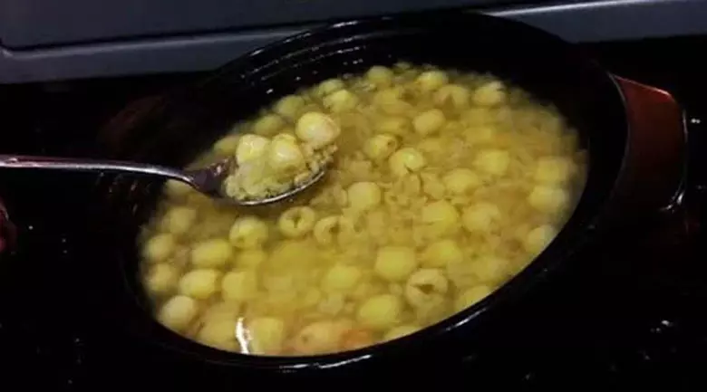 Cách nấu chè đỗ xanh hạt sen: Nấu chè
