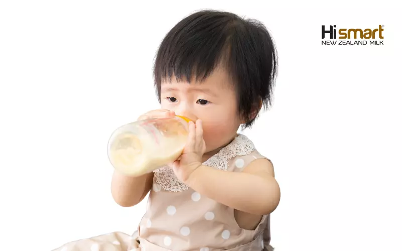 Sữa giúp bé phát triển trí não cần cân đối các dinh dưỡng