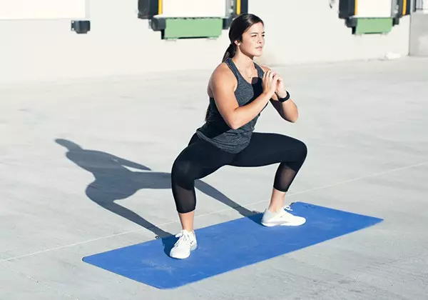 Pilates là bài tập với chuỗi hoạt động giúp tác động lên toàn bộ cơ thể, đặc biệt là vùng cơ đùi.
