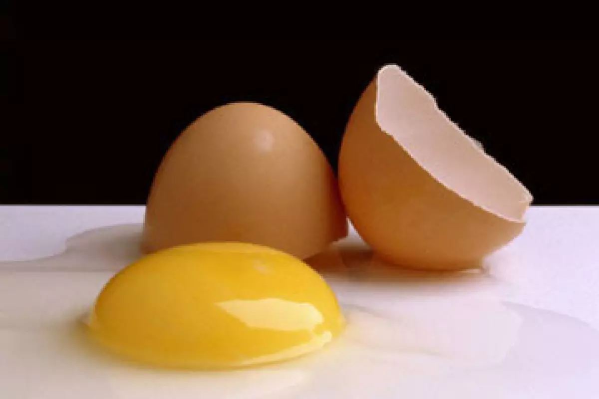 Lý giải quan niệm ăn trứng gà sống dễ sinh quý tử