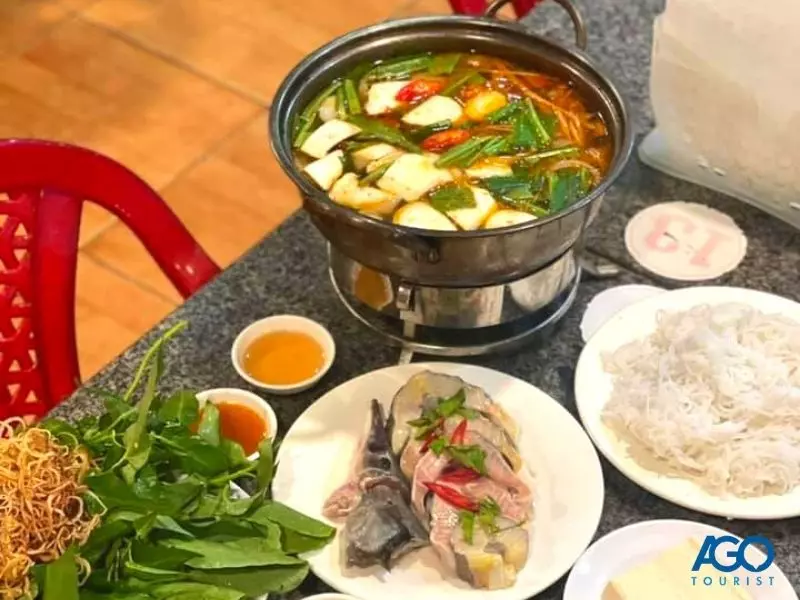 Món lẩu cá tầm của quán Ngư Sơn được xem là món ăn đặc sản ở Đà Lạt