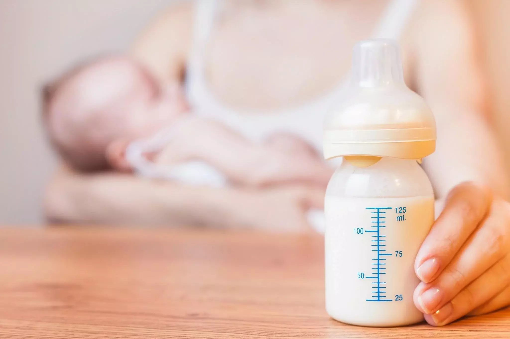 Lựa chọn sữa cho trẻ sơ sinh thì loại nào tốt nhất?