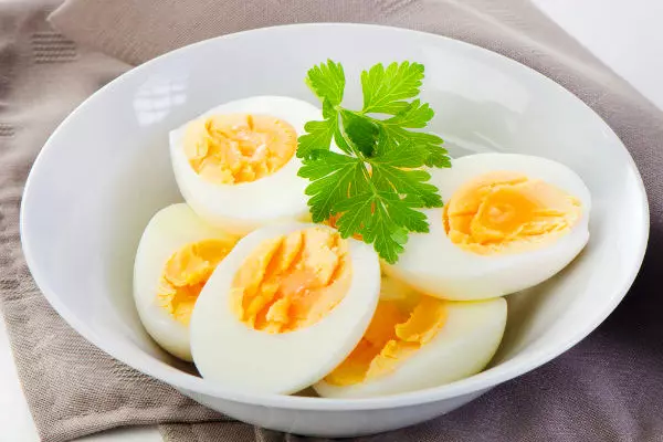 Trứng vịt có chứa nhiều chất béo hơn nên không phù hợp với người bị tim mạch